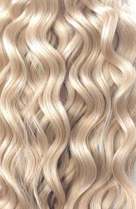 Aschhellblond gewelltes Echthaar, Farbe 614, 60cm, 50 Strähnen